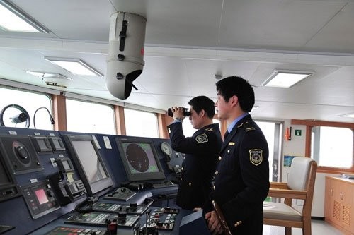 Nhân viên tàu Hải giám 50 Trung Quốc